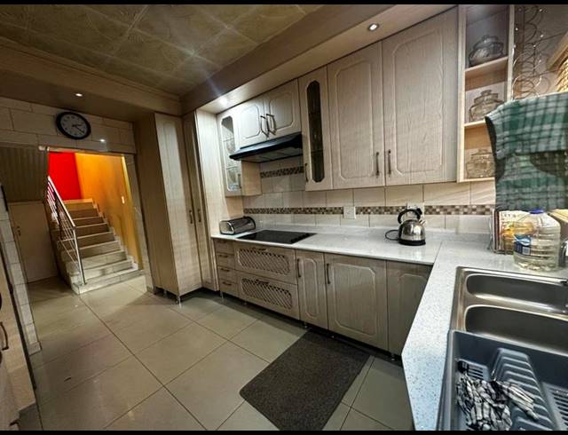 4 BEDROOM HOUSE FOR SALE IN SOSHANGUVE JJ